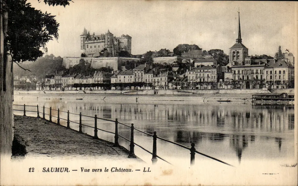Saumur — Vista para o Castelo — LL - Frente