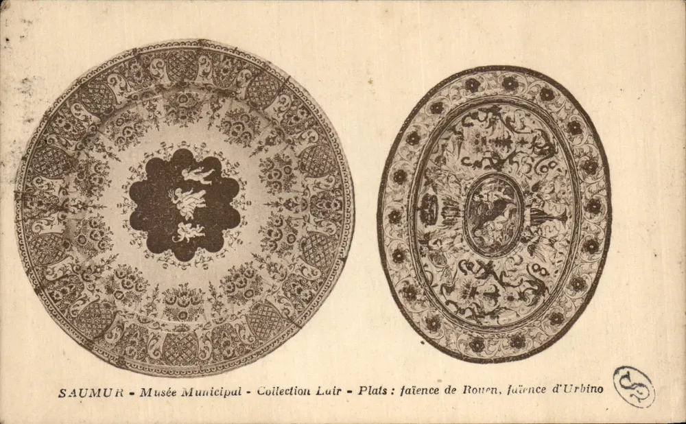 Saumur - Städtisches Museum - Sammlung Lahir - Teller: Porzellan von Rouen, Porzellan von Urbino - Vorderseite