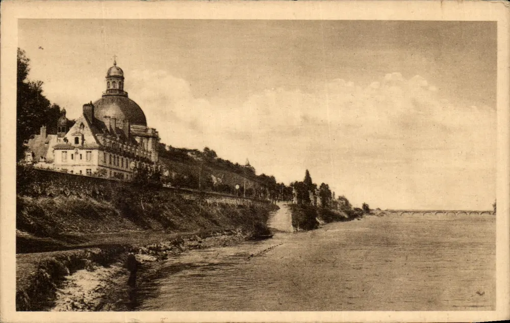 Saumur - N.-D. des Ardilliers — Vue sur la Loire, éditeur Cliché L. Héon - Vorderseite