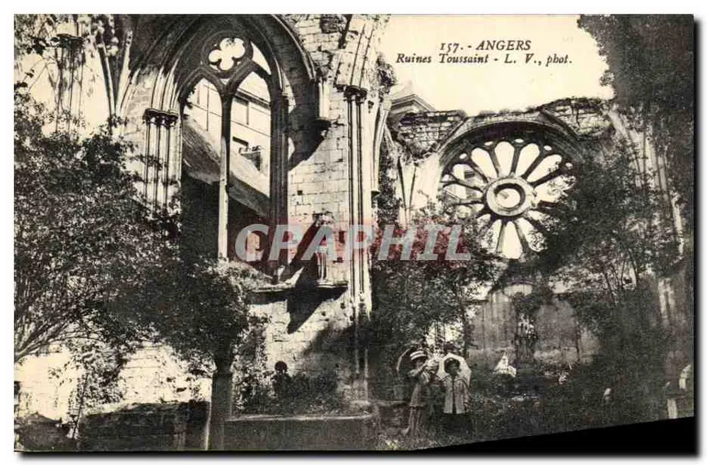 Ruínas Toussaint — Angers — L. V., pbot. - Frente