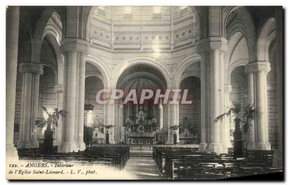 Angers - Interior da Igreja de São Leão — L. V., fot. - Frente