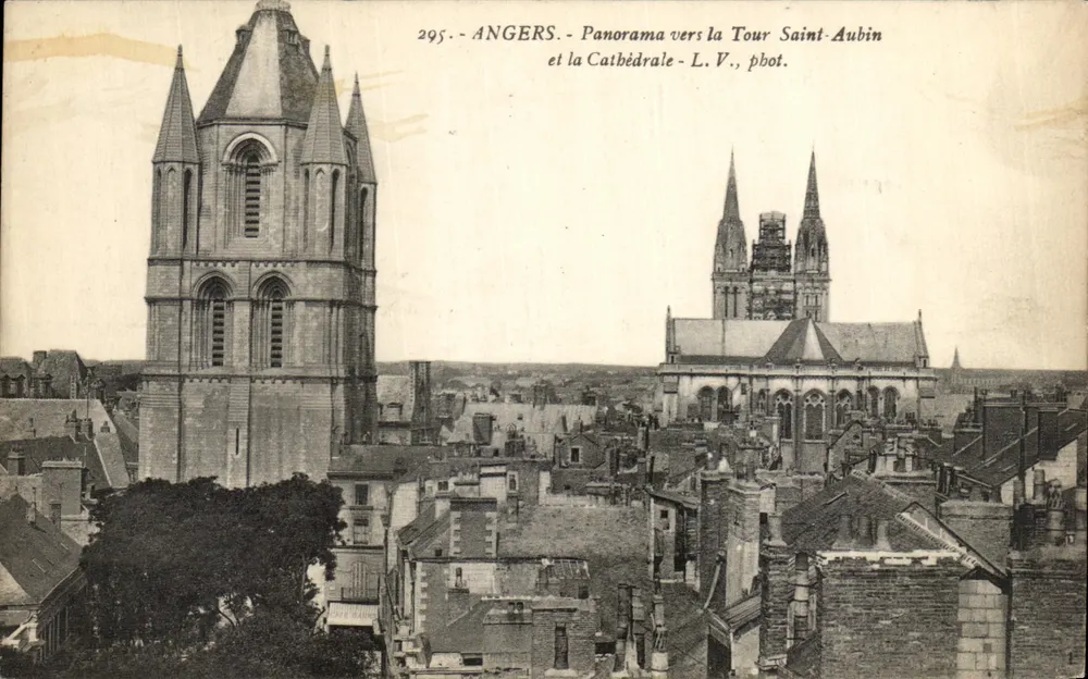Angers - Panorama in Richtung Turm Saint-Aubin und Kathedrale - L.V., phot. n°295 - Vorderseite