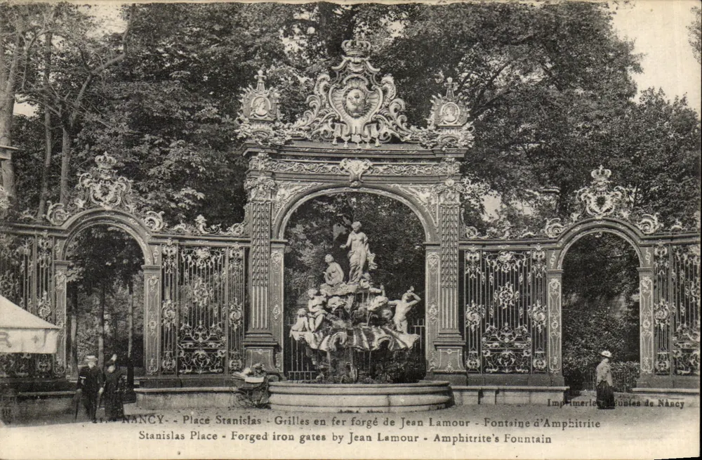 Nancy - Place Stanislas - Gitter aus Gusseisen von Jean Lamour - Fontaine d'Amphitrite - Vorderseite