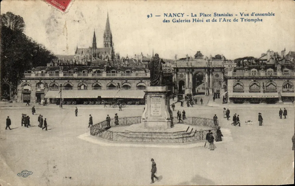 NANCY - Die Place Stanislas - Überblick über die Galerien Héré und den Triumphbogen - Vorderseite