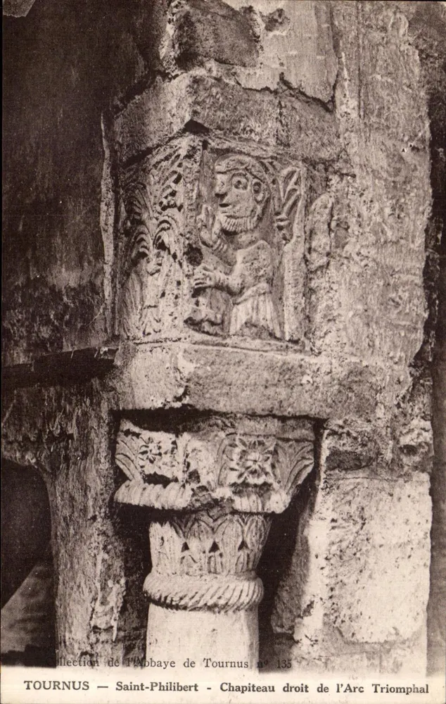 Tournus — Saint-Philibert — Rechter Kapitell des Triumphbogens — Sammlung der Abtei Tournus n° 135 - Vorderseite