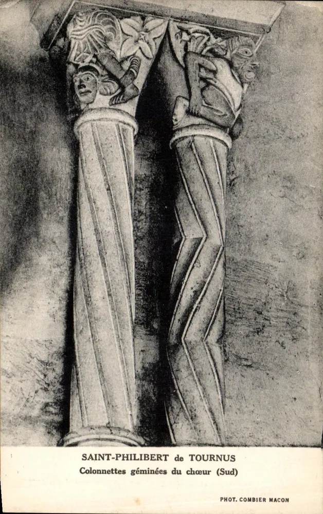 Saint-Philibert de Tournus — Zwillingssäulen des Chors (Süd) — Foto. Combier Macon - Vorderseite