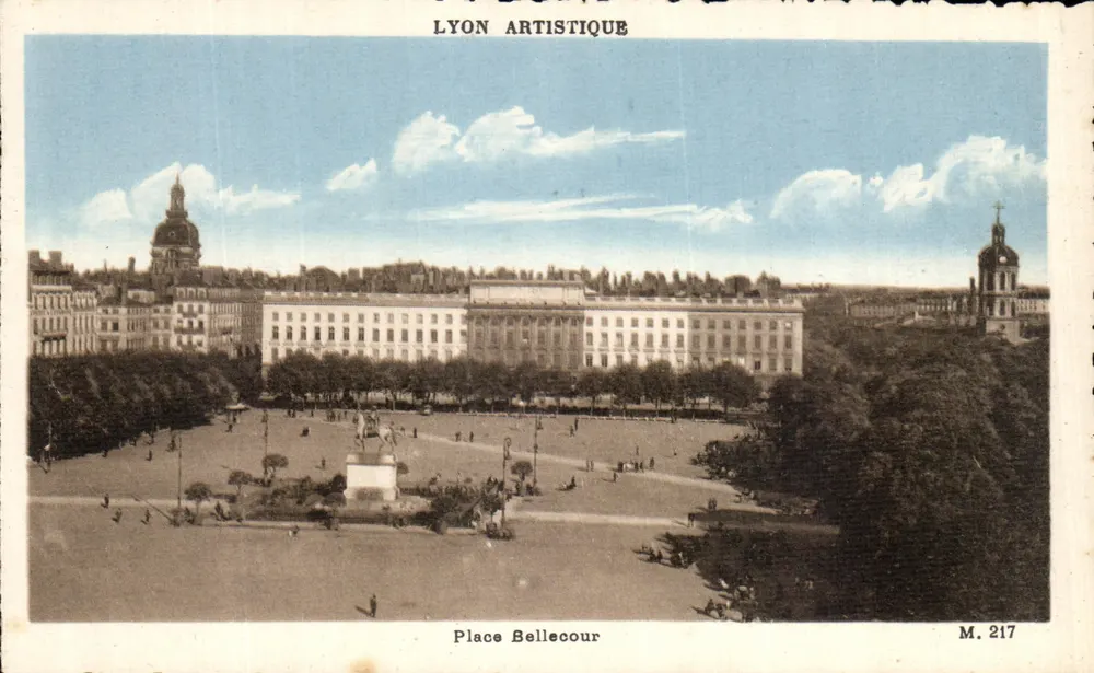 Place Bellecour — Lyon — Lyon Artistique, M. 217 - Frente