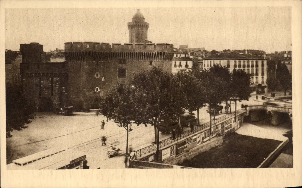 Perpignan — Der Castillet und Place de la Victoire — Edition Couderc - Vorderseite