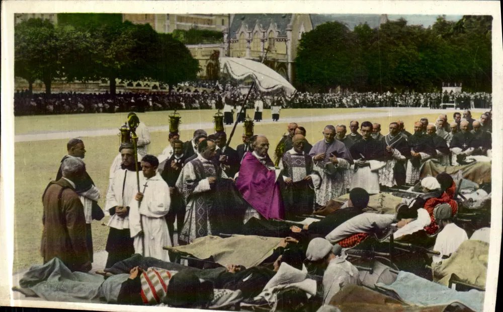 Bênção dos doentes em Lourdes — Edição Fr. DOUCET - Frente