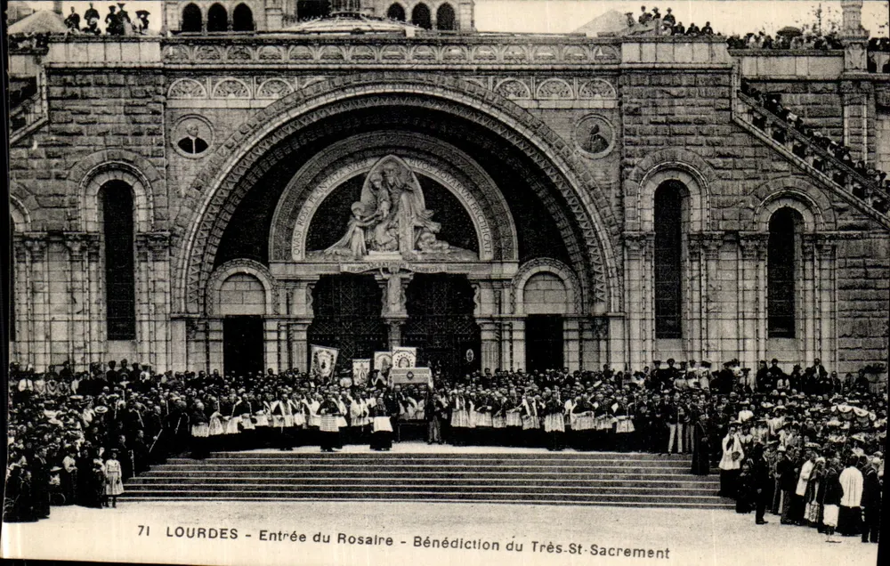 LOURDES - Eingang zum Rosenkranz - Segnung des Allerheiligsten Sakraments — Edition Grands Magasins Lourdes - Vorderseite