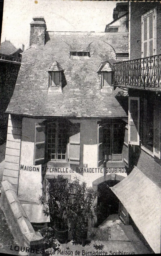 Lourdes — A Casa de Bernadette Soubirous — editor desconhecido, número de série não visível - Frente