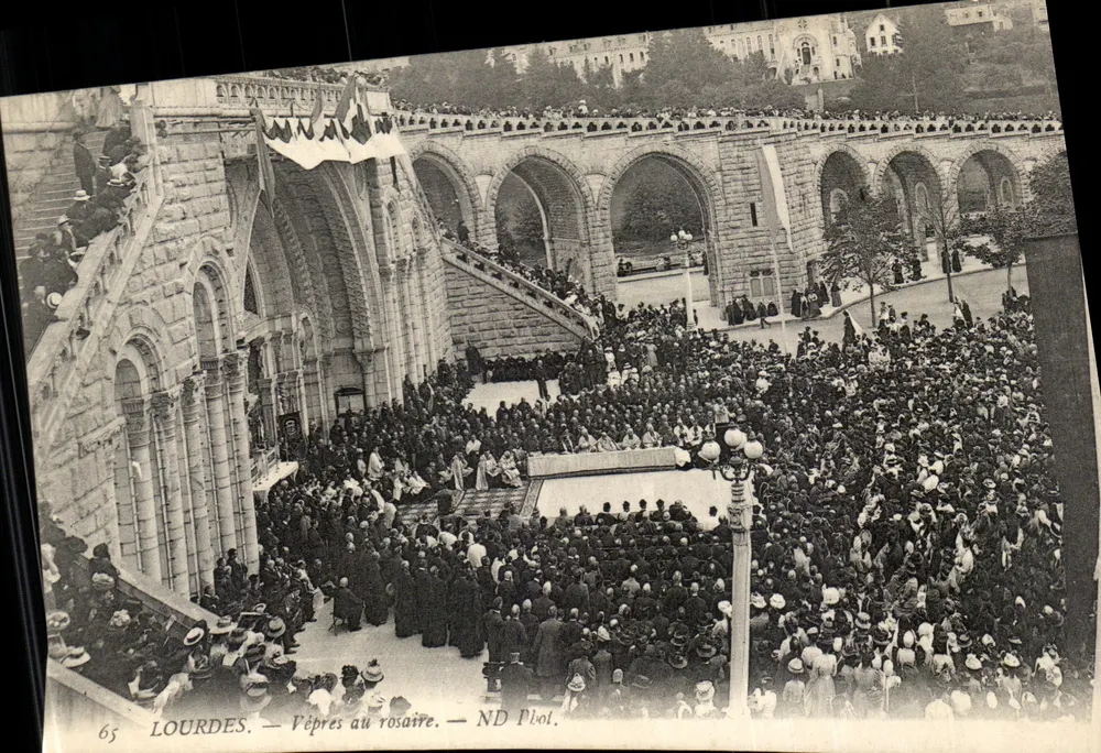 Lourdes — Vêpres ao rosário — ND Pbol. - Frente