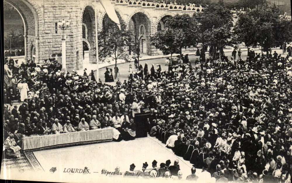Lourdes — Vísperas del Rosario — ND Phôt. - Anverso