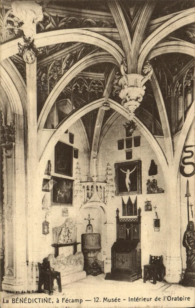 La BÉNÉDICTINE, in Fécamp — 12. Museum — Innenraum des Oratoriums - Vorderseite