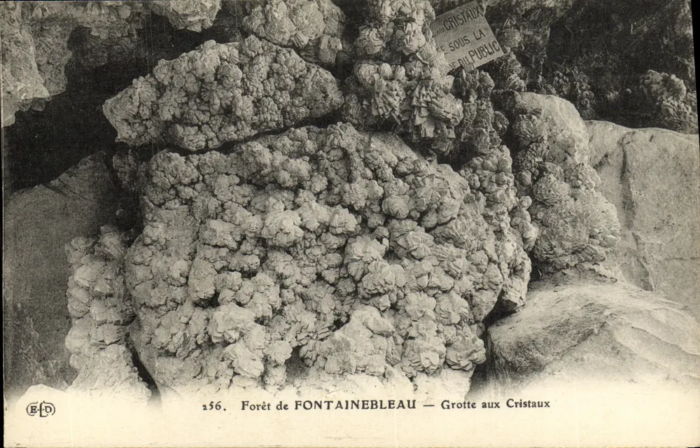 Wald von FONTAINEBLEAU — Kristallhöhle - Vorderseite