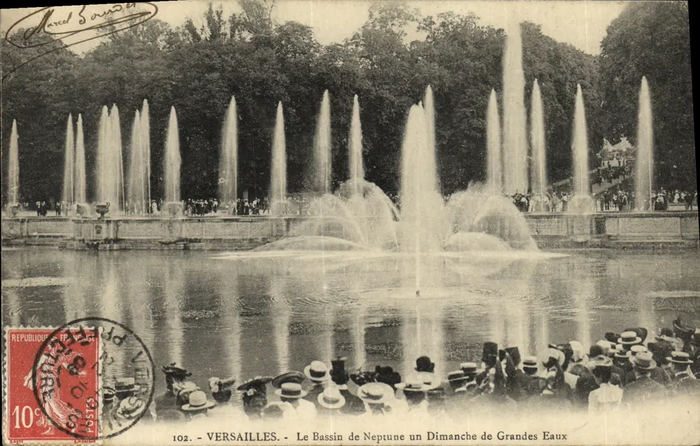 Versalles - El Estanque de Neptuno un Domingo de Grandes Aguas — Marcel Souda, n°102 - Anverso