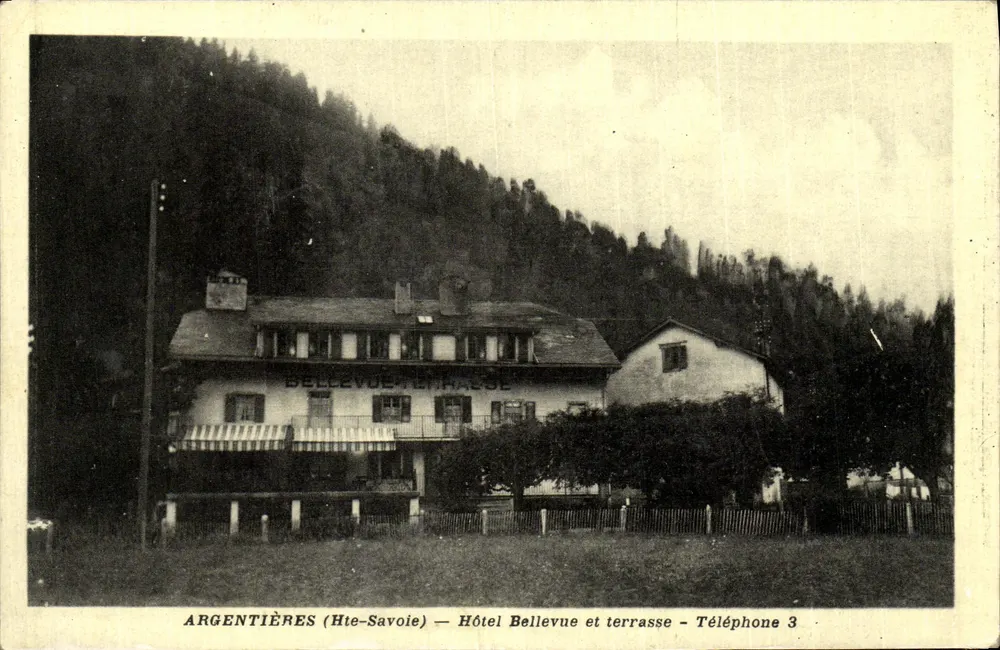 Argentières (Hte-Savoie) — Hotel Bellevue e pátio — Telefone 3 - Frente