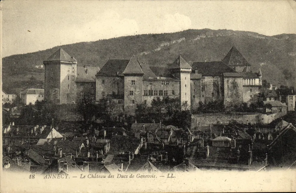 Annecy — Schloss der Herzöge von Genevois — LL. - Vorderseite