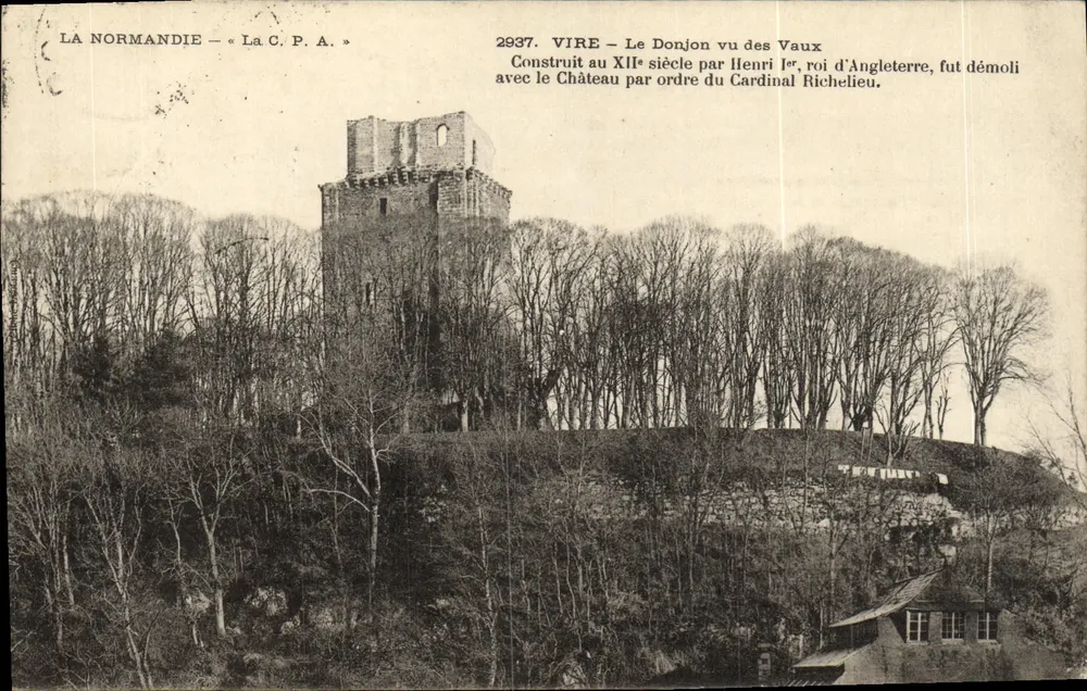 Vire — O Donjon visto das Vaux — A C.P.A. - Frente