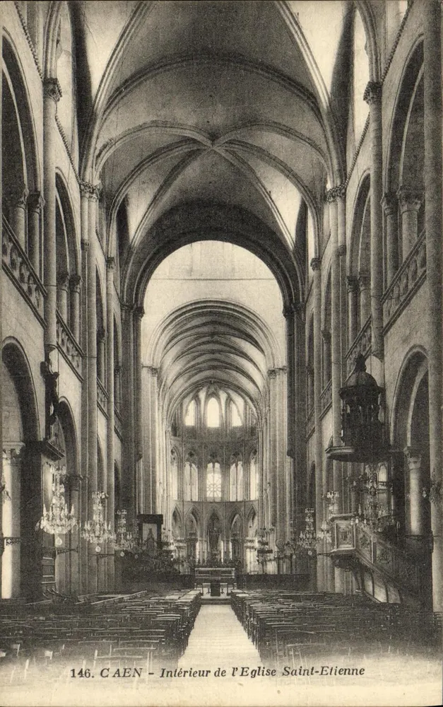 Caen — Interior da Igreja de São Etienne — editor Maçon-Docquet, Caen, n° 146 - Frente