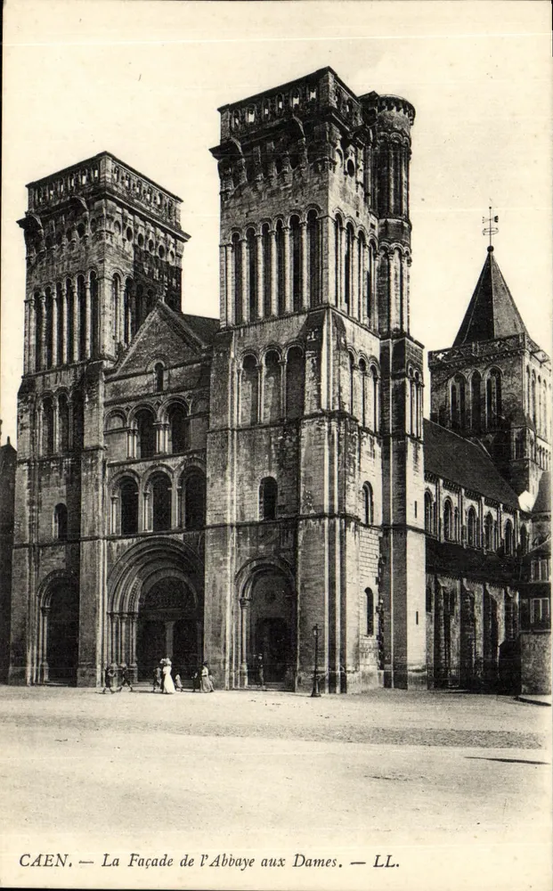 Caen — A Facha da Abadia das Senhoras — LL. - Frente