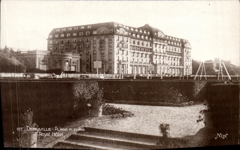 Deauville - Blütensträndchen - Royal Hotel — Nox, n°107 - Vorderseite