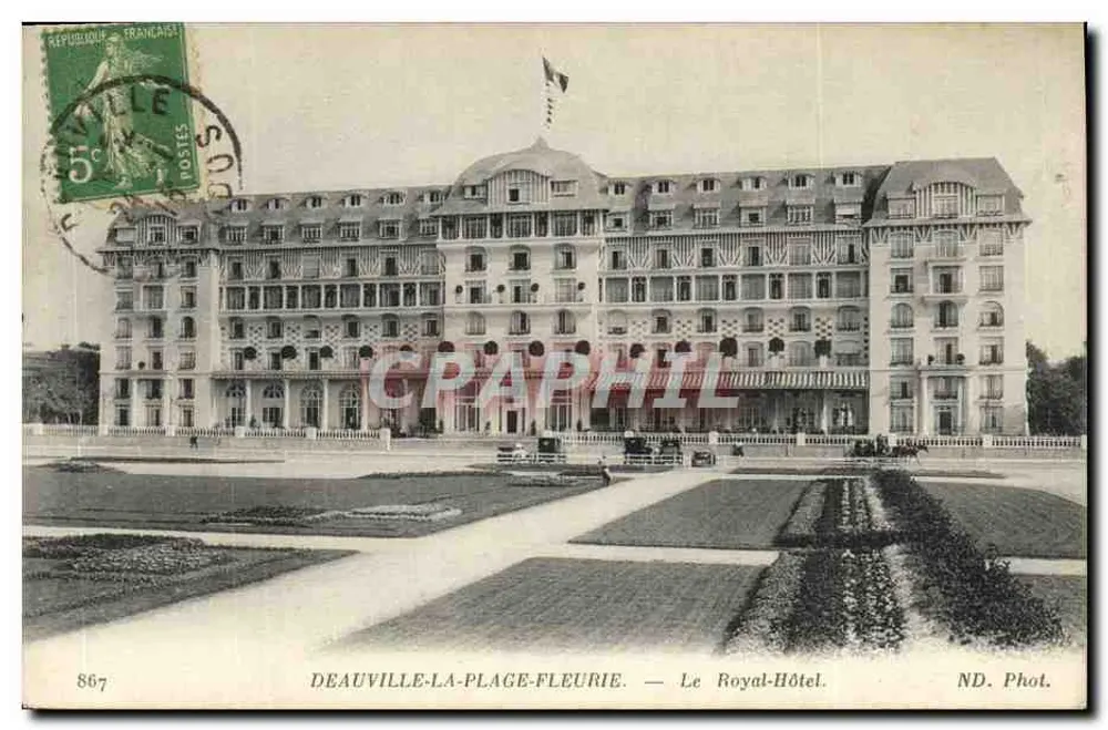 Deauville-Strand — Das Royal-Hotel — ND. Foto. - Vorderseite