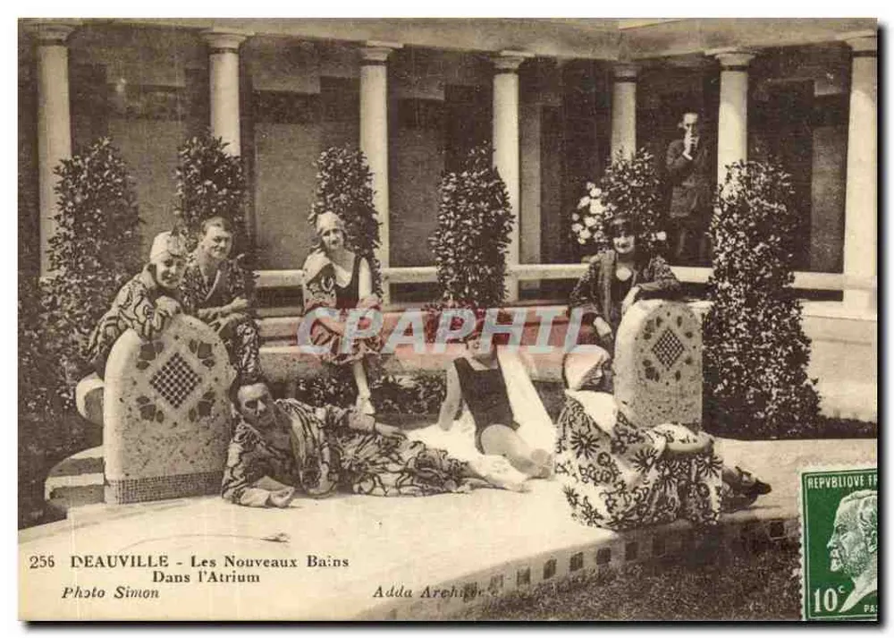 Deauville - Blick auf die Neuen Bäder im Atrium — Foto Simon, n°255 - Vorderseite