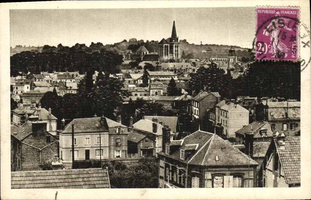 Lisieux — Vista geral — A Catedral de São Pedro e a Igreja de São Jacó — Reliographique Combier Macon - Frente