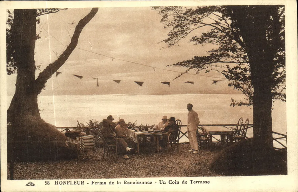 Honfleur - Renaissance-Farm - Ein Eckchen einer Terrasse - Vorderseite