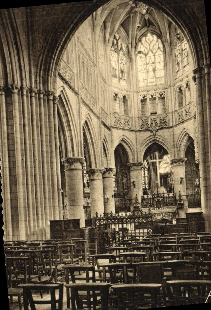 Alaise — Innenansicht der Kirche der Dreifaltigkeit: Der Chor (15. Jahrhundert) — A. Froment, Foto-Verlag, Caen - Vorderseite
