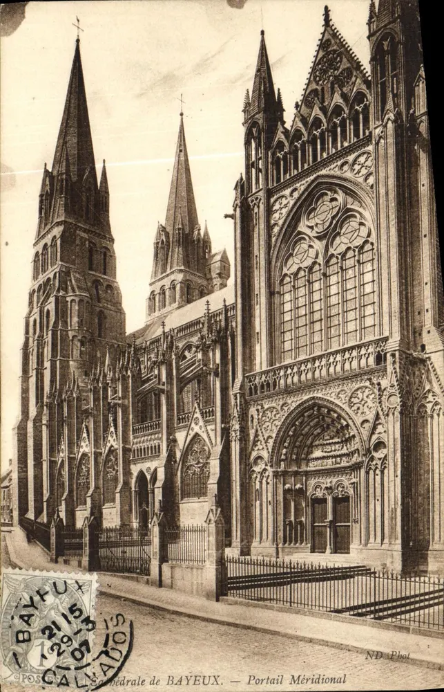 Catedral de Bayeux — Portal Meridional — ND. Fot. - Frente