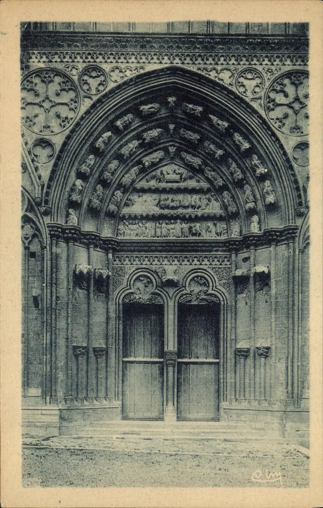 Bayeux (Calvados) — Die Kathedrale — Einer der Portale - Vorderseite