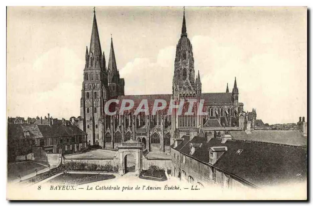 Bayeux — Ansicht der Kathedrale vom alten Bischofssitz — LL. - Vorderseite