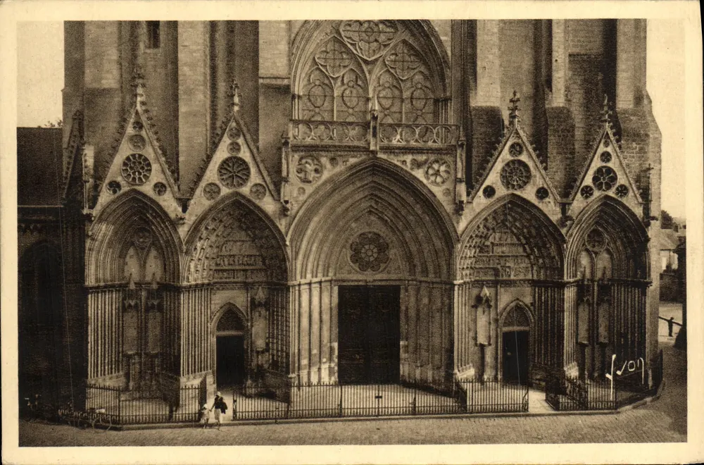 Bayeux — Kathedrale — Detail der Fassade — Les Éditions d'Art Français - Vorderseite