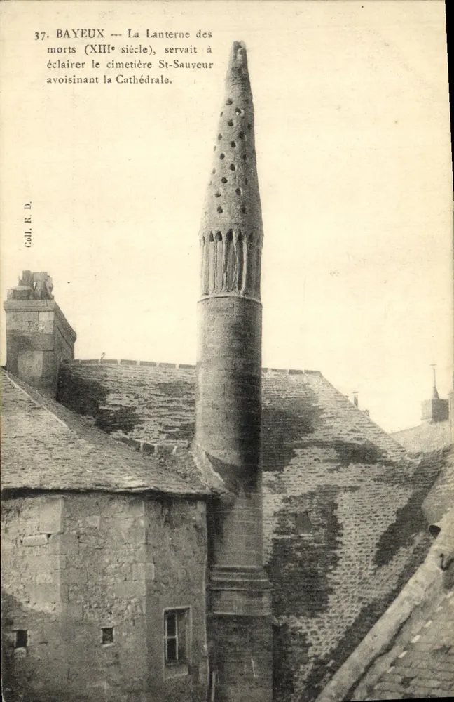 Bayeux — A Lanterna dos Mortos (século XIII) — Coll. R. D. - Frente