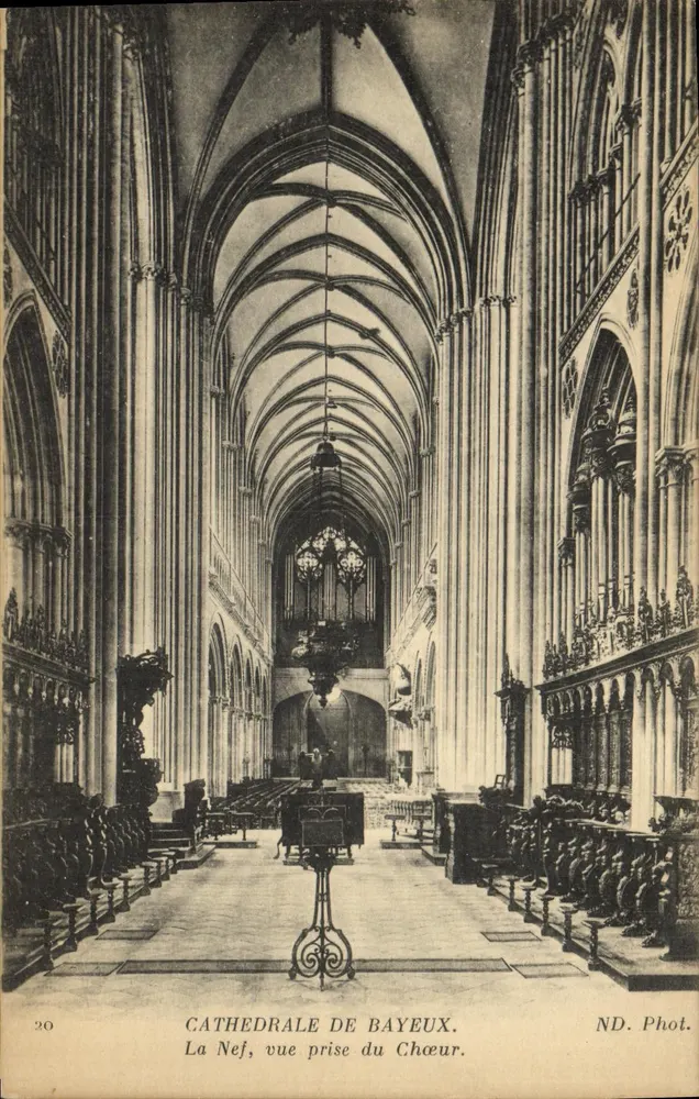 Kathedrale von Bayeux — Die Nave, Ansicht vom Chor — ND. Phot. - Vorderseite