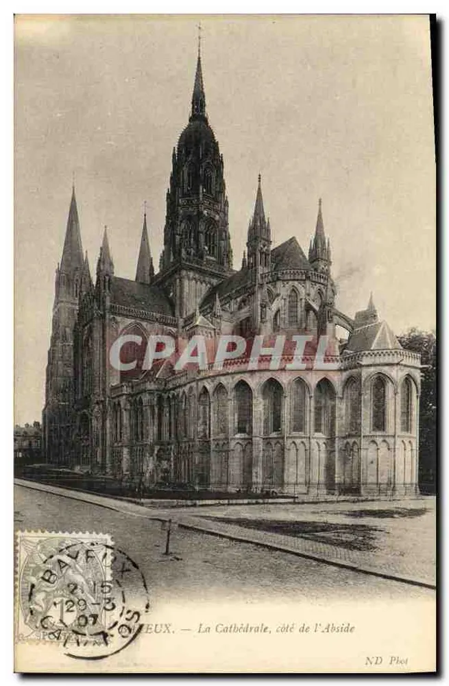 CITÉEUX — A Catedral, lado da Abside — ND Phot - Frente