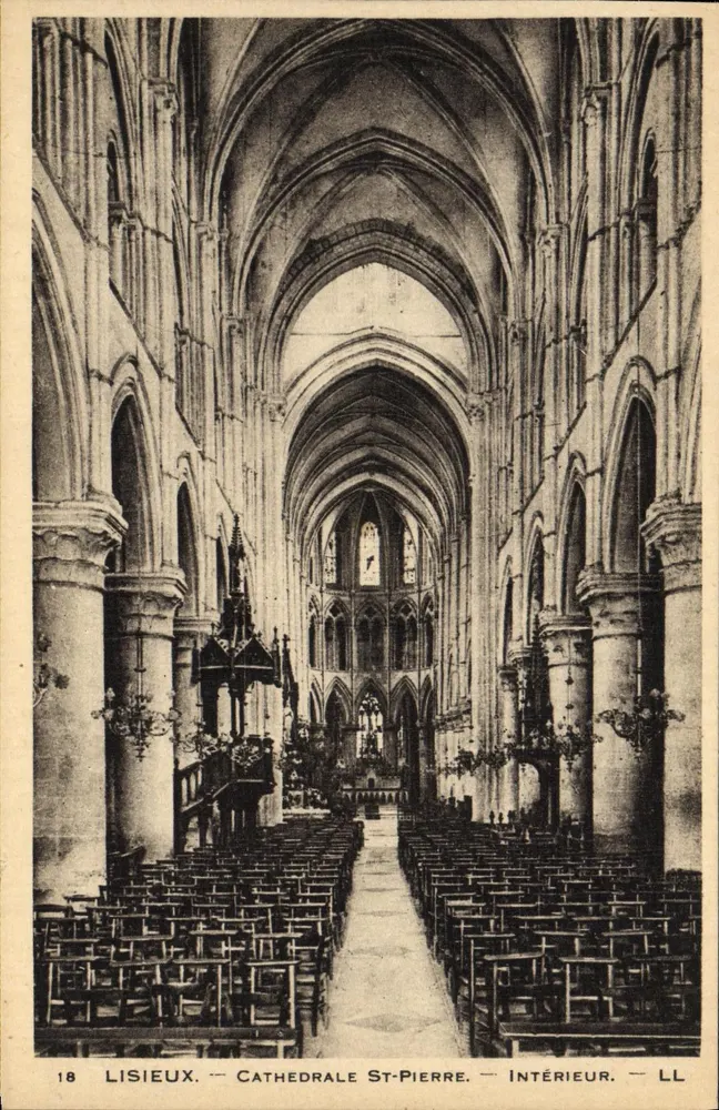 Lisieux — Catedral São Pedro — Interior — LL - Frente