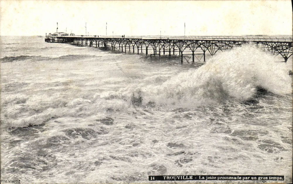 TROUVILLE - Die Promenadenmole bei stürmischem Wetter — LVUCC, n°14 - Vorderseite