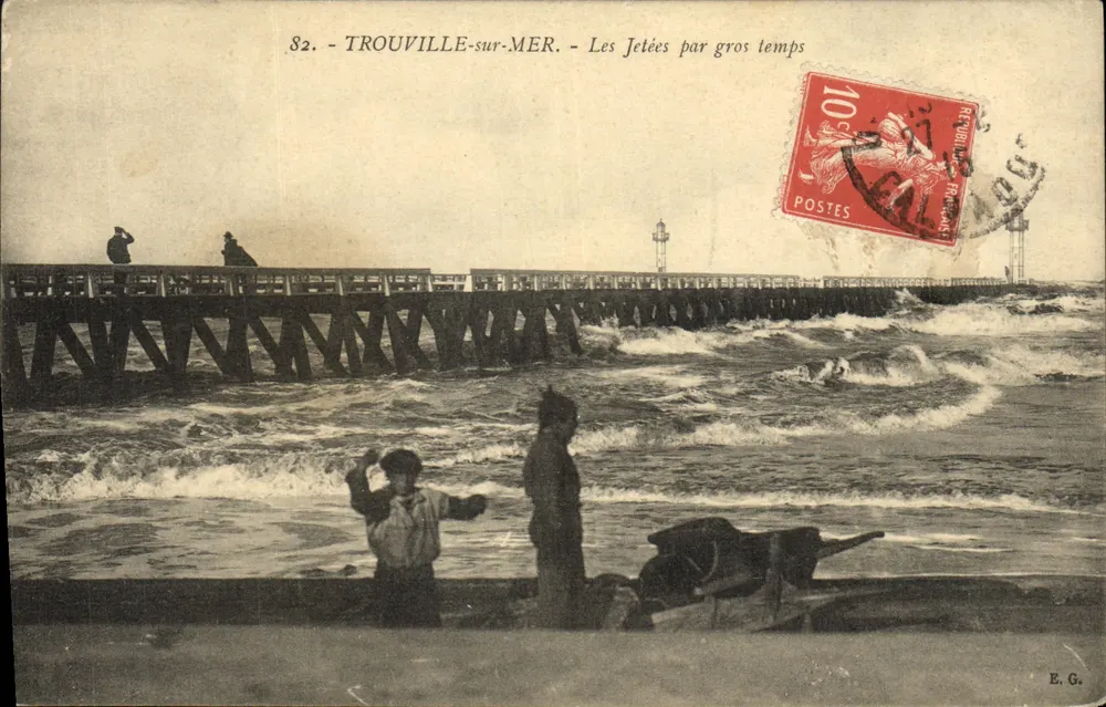 TROUVILLE-sur-MER — Die Piers bei stürmischem Wetter — E. G. - Vorderseite