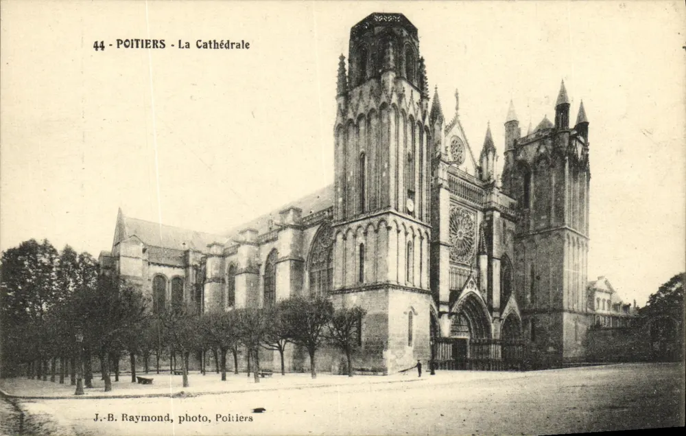 Poitiers - A Catedral — J.-B. Raymond, foto, Poitiers - Frente