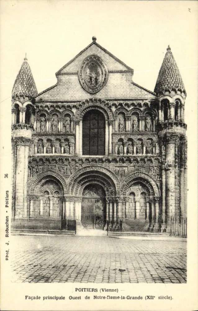 Poitiers (Vienne) — Hauptwestfassade der Notre-Dame-la-Grande (12. Jahrhundert) — Fot. J. Robuchan, Poitiers, n°36 - Vorderseite