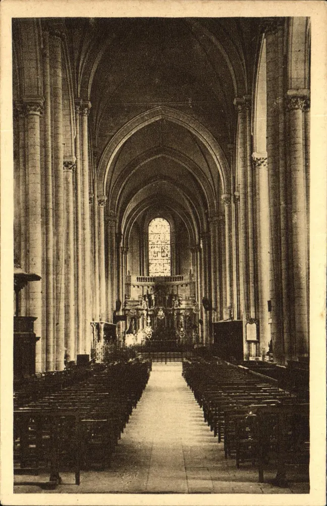 Poitiers — Mittelgewölbe der Kathedrale Saint-Pierre — J. Robuchon, Foto. Diff. — Repropl. Int. - Vorderseite