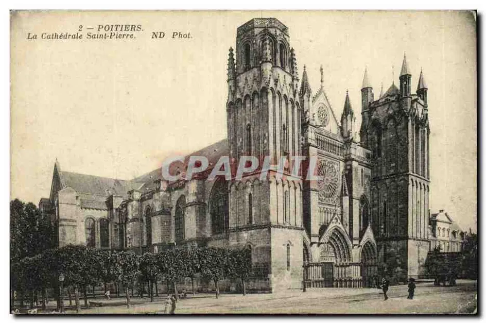 Poitiers — A Catedral de São Pedro — ND Fot. - Frente