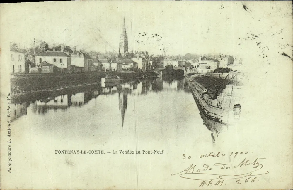Fontenay-le-Comte — La Vendée am Pont-Neuf — Fotograf L. Amioud, Roche & Yon, n° 266 - Vorderseite