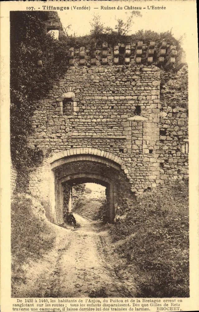 Tiffanges (Vendée) — Ruínas do Castelo — L'Entrée — BROCHET - Frente