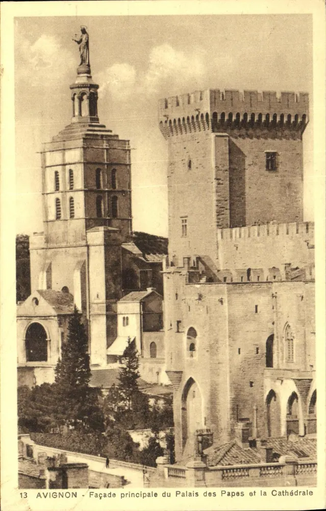 Avignon - Hauptfassade des Palais des Papes und die Kathedrale - Vorderseite