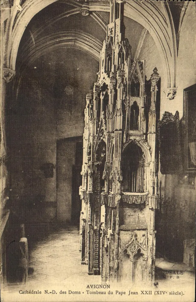 Avignon - Kathedrale Notre-Dame des Doms - Grab des Papstes Johannes XXII. (14. Jahrhundert) - Vorderseite
