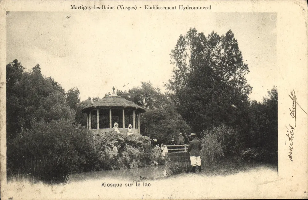 Martigny-les-Bains (Vosges) — Kiosk am See — Hydromineralisches Establishment - Vorderseite